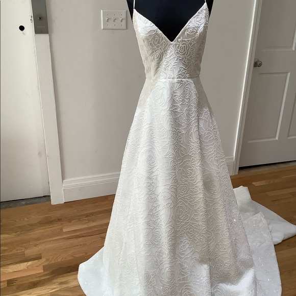 Jardin Blush by Hayley Paige Gown - Picture 3 of 4